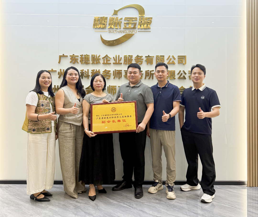 ef3658e85ca3ae97e38cecfea1de02b3.jpg